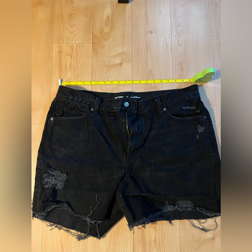 Old Navy ripped black jean shorts